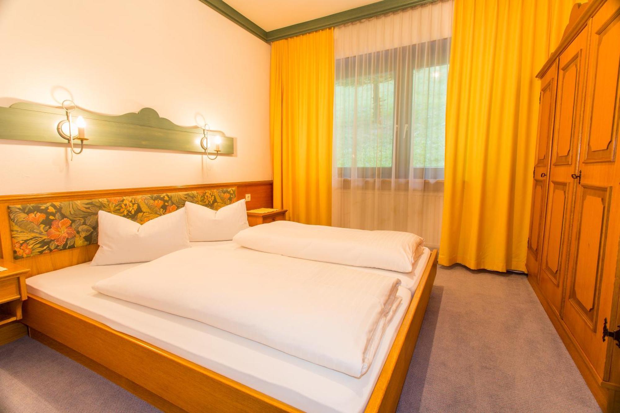 Ferienland Stubai Aparthotel Fulpmes Bilik gambar